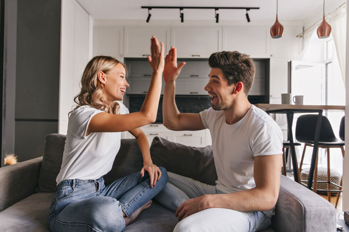 happy-customers-home